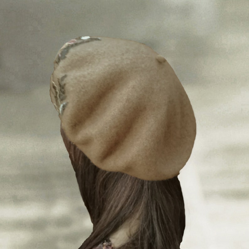 Warm wool beret Ladies felt beret Winter womens beret Felt french beret Felted wool beret Womens felt beret Embellished beret