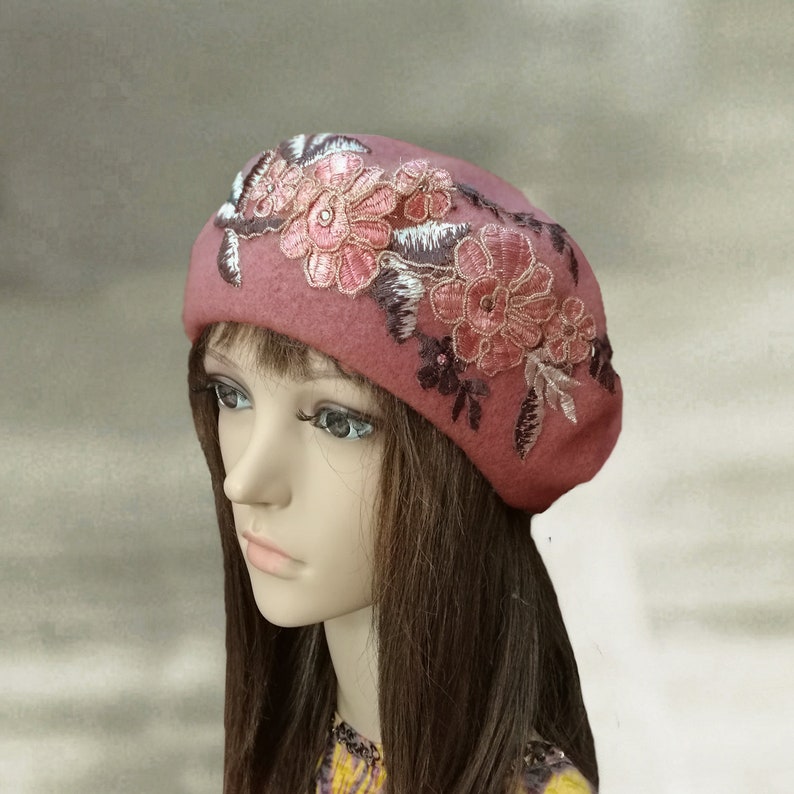 Warm wool beret Ladies felt beret Winter womens beret Felt french beret Felted wool beret Womens felt beret Embellished beret