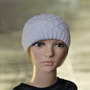 Wool Beanie for Women: Textured Knit Winter Hat with Fleece Lining