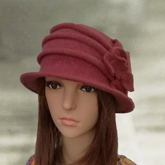 Felted Wool Cloche Hat: Elegant Winter Hat With Rose Detail  display picture 3