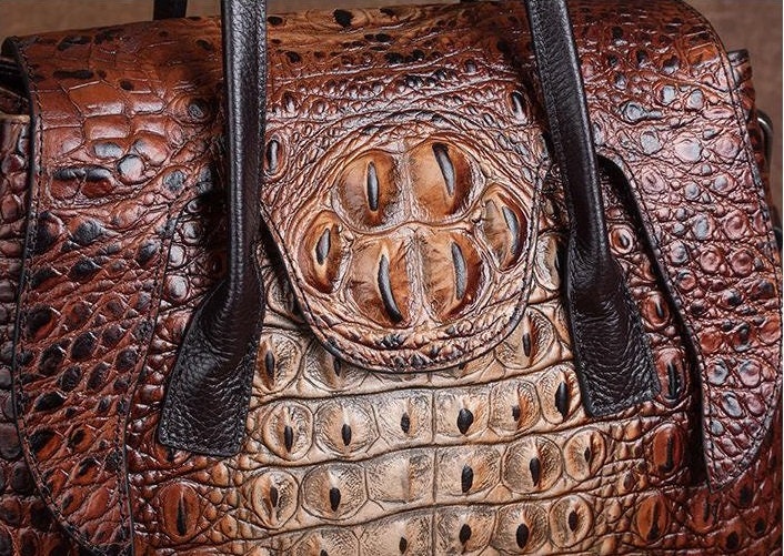 Genuine leather crocodile prints tote bag with lock and clochette - ME –  Sofiq