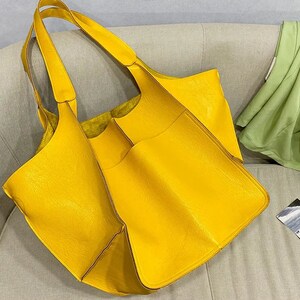 Extra Large Capacity PU Leather Large Tote Bag Large Capacity Weekend Bag Vegan Safe Leather Women's Overnight Bag Travel Tote Yellow