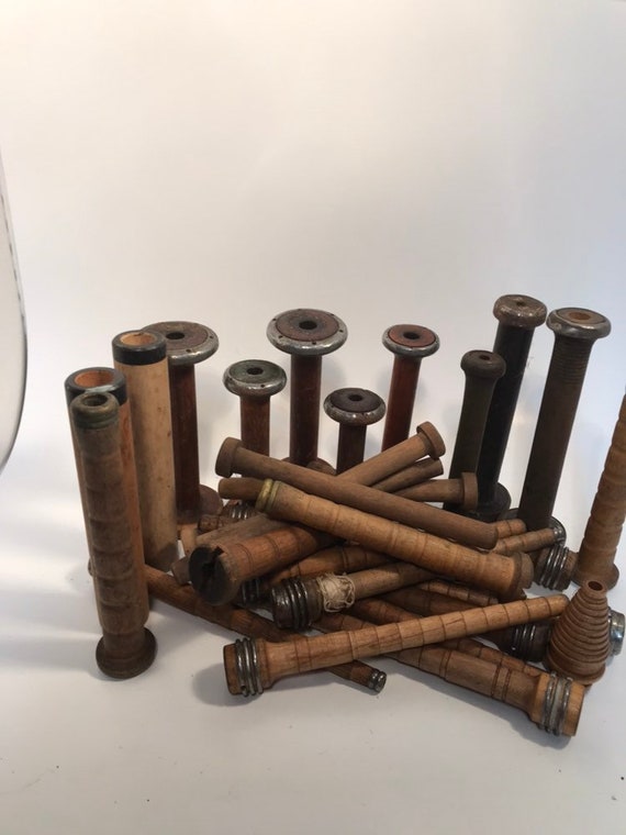 Cylinder Spools Primitive Textile Spinning Wood /& Brass Bobbins 24 Vintage Lot