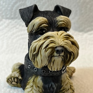 Neil Eyre Konstnär EyreDesigns Schnauzer Fold Flop Ear Svart Vit Salt Peppar Phantom Box Kruka Halsband Hund K9 Prydnadssak Ringask Kruka Tillverkad i USA