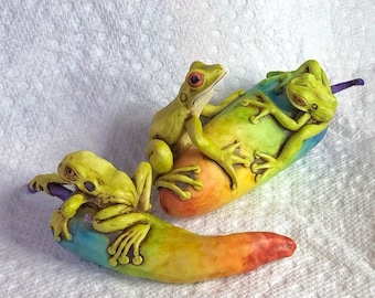 Artist Neil Eyre Eyredesigns Rainbow pride garden chili pepper jalapeño tree frog frogs toad Scupture Limited Edition 50 made in USA