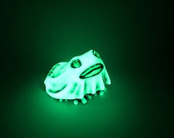Artist Neil Eyre Eyredesigns Halloween Ghost Sheet Toad Tree Frog Glow in Dark Handmade USA