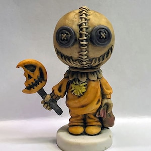 Neil Eyre Designs 2024 Halloween Horror Dämon Süßes oder Saures Kostüm Kürbis Lollipop Leckerei Jutesack Figur Handgemachte USA Begrenzt