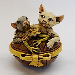 Artist Neil Eyre Eyredesigns Easter Egg Ring Box Hatching Cat Kitten Kitty Feline Tree Frog Toad Mouse Mice Trinket Gold Leaf Handmade USA