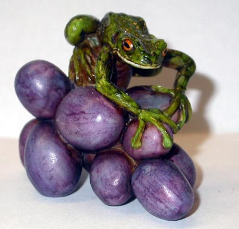 Toad Grape Artist Neil Eyre Eyredesigns Tree Frog Frogs Toad on Green Purple ...