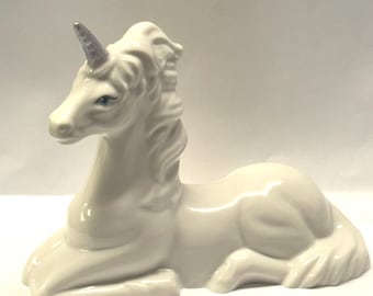 Neil Eyre Eyredesigns Magical Unicorn Myth White High shine Purple Hue Iridescent Horn Large 3D Figurine Handmade USA Signed and Numbered