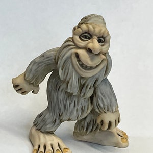 Neil Eyre Eyredesigns 3D Halloween Horror Ghoul Bigfoot Big Foot Sasquatch Forest Ape Man Monster figurine Grey Yeti