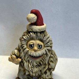Neil Eyre Eyredesigns 3D Halloween Christmas Santa Hat Horror Grey Bigfoot Big Foot Sasquatch Forest Ape Man Monster Limited Edition