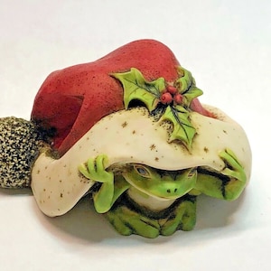 Artist Neil Eyre Eyredesigns Christmas Santa Hat Tree Frog Toad Holly Ivy tree ornament or figurine Handmade USA
