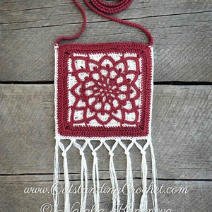 Small cross-body bag crochet pattern with fringes