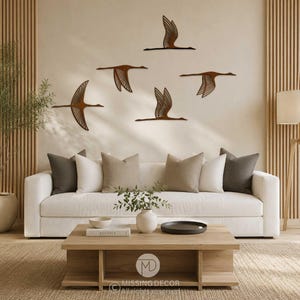 Arte mural abstracto de pájaros de madera: bandada de grullas volando (5 ejemplares)