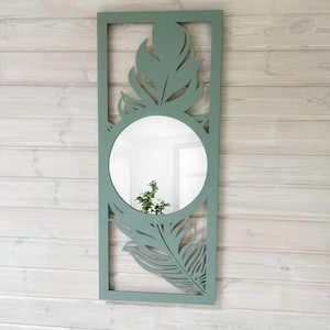 Specchio da parete decorativo con design piuma / Grande specchio in legno con cornice in legno