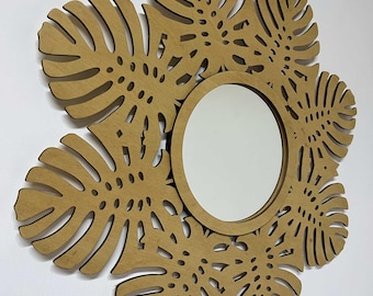 Specchio da parete in legno con foglia di Monstera: decorazione con accenti tropicali