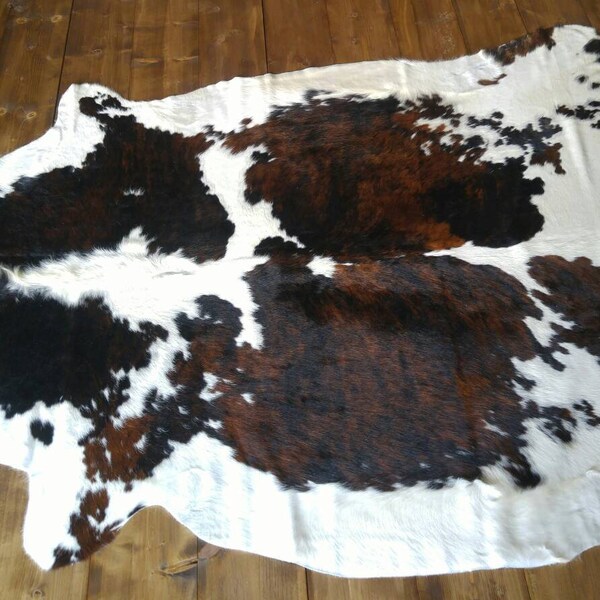 Gorgeous tricolor Columbian cowhide rug / XLG cowhide rug