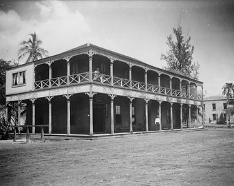 Matted Photograph (8x10) -  1915 Historical Pioneer Hotel, Front & Hotel Streets, Lahaina, Maui County, HI Hawaii