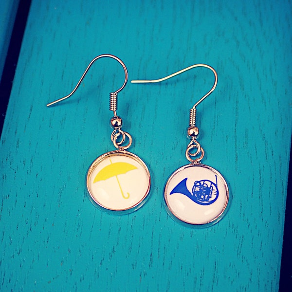 HIMYM inspired earrings. Yellow Umbrella. Blue French Horn. How I met your mother. Ted Mosby Barney Stinson. Mothers Day Gift. Gift for Mum.