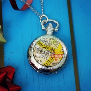 Personalisierte Karten-Taschenuhr. Besonderes Platz Geschenk. Lieblingsort. Bräutigam. Trauzeugen. Upcycling Geschenk. Erstes Date/Kuss/Zuhause. Vintage Landkarte.
