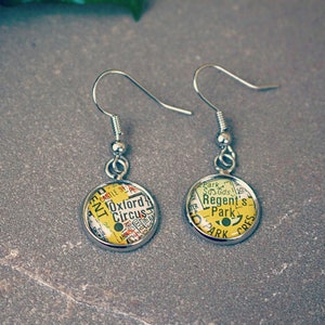 Boucles d'oreilles carte. Cartes recyclées. carte vintage. Londres de A à Z. Bijoux pour endroit spécial. Emplacement important. Où nous nous sommes rencontrés. Lieu de mariage. Premier rendez-vous
