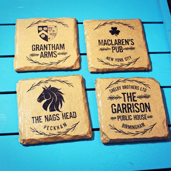 Posavasos con letreros de pub de TV. Amante del cine. Barra de inicio personalizada. Letrero de pub personalizado. Fanático de la televisión. Garrison Pub Rovers regresa a Queen Vic The Nags Head