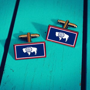 Wyoming State Flag Cufflinks. American States Gift for Men. USA National Flag Wedding Accessory. Patriotic Groomsmen Pin. Personalised Gift.