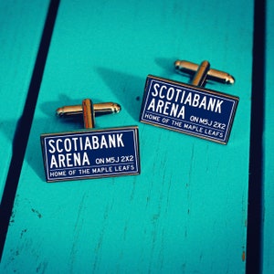 Manschettenknöpfe Eishockey Arena. Toronto Ahornblätter. Geschenk für Eishockey Fan. Scotiabank Arena Stadionschild Benutzerdefinierte Jersey. Teamfarben.