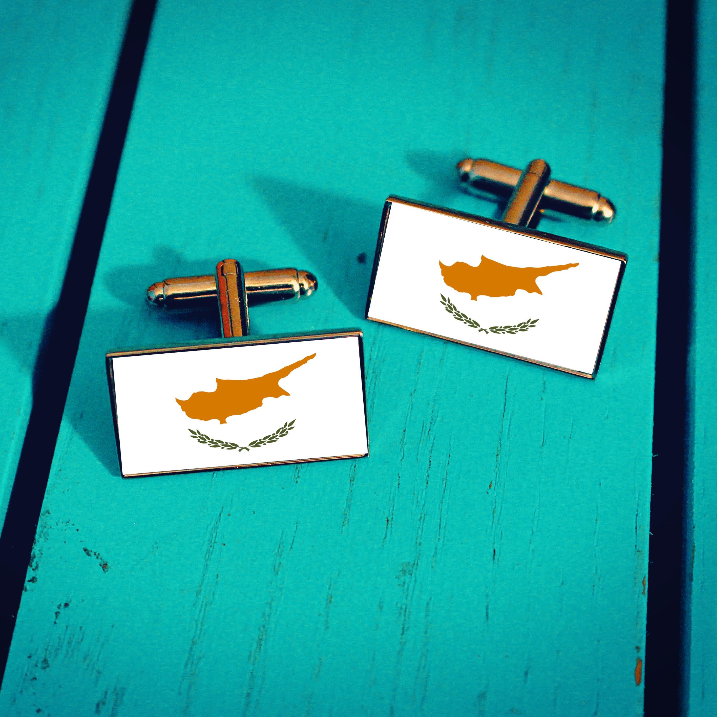 Italian Flag Lapel Pin: Hand Stamped Baked Finish Cloisonné Pin - Foto 11