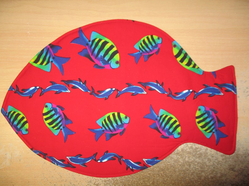 Doily / placemat in fish-shaped for cat's bowl / Tropical ...