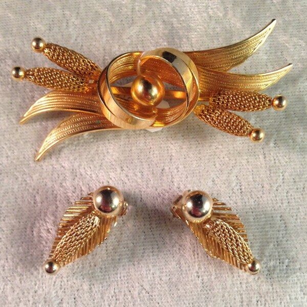 Vintage Hobé Flower / Wheat Brooch / Pin Earring Demi SET - Goldtone & Signed 130