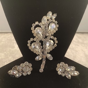 Gorgeous Hobé Demi Parure of Sparkling Teardrop & Crystal Clear Rhinestones - Pendant Brooch and Earrings (2-Piece Set) STUNNING! 1248