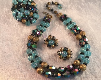 Collar, pulsera y pendientes vintage de Hobé Parure con cuentas de vidrio artístico azul turquesa.