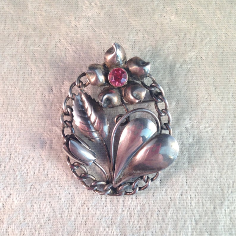 Bouquet with Rhinestone Flower /& Leaves in Chain Link Frame 499 BEAUTIFUL Hob\u00e9 mid-1940/'s Sterling Silver Floral Brooch