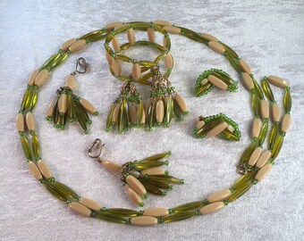 Vintage Hobé Perlenparure: Grüne Lucite Halskette, Armband, Ohrringe