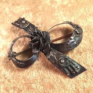 Unique Rare Hobé Floral Single Loop Bow Brooch Pin - Sterling Silver - 1940s - Lovely Ribbons and Raised Leaves 842