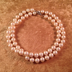 Pretty Faux Pearl Hand-Knotted Necklace Fish Hook Clasp 005NL