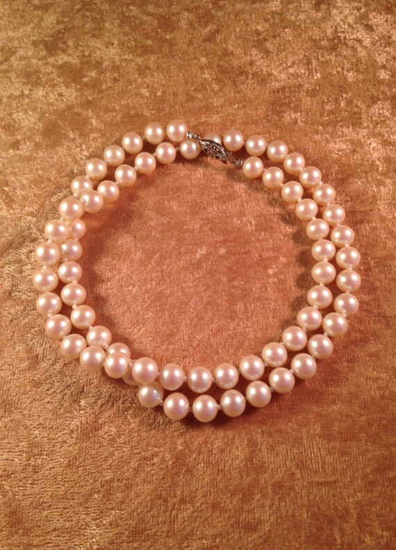 Pretty Faux Pearl Hand-Knotted Necklace Fish Hook 