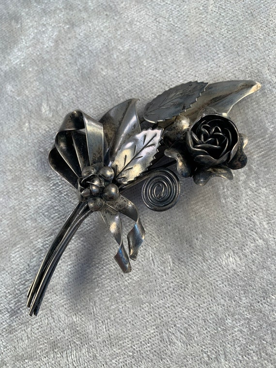 Lovely Hobé Sterling Silver Floral Bouquet Brooch… - image 3