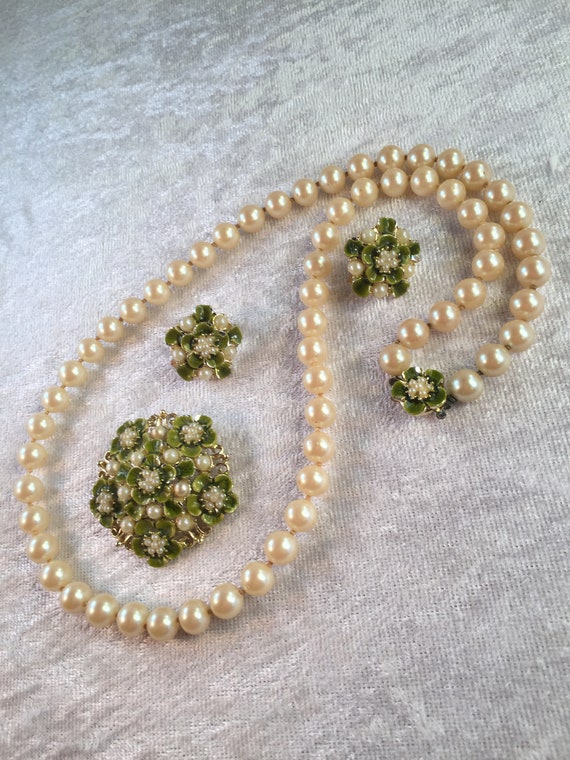 GORGEOUS Vintage Hobé Parure Pearl Necklace Earri… - image 1
