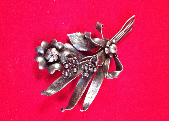 Lovely Hobé Floral Bouquet Brooch - 1940s Sterlin… - image 1