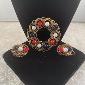 Hobé Demi Parure of Twisted Spiral Wire Brooch Pin & Earrings  - Red, White and Blue Suspended Beads 1409