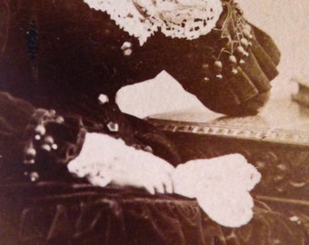 Victorian lady with handkerchief. CDV original 1870.