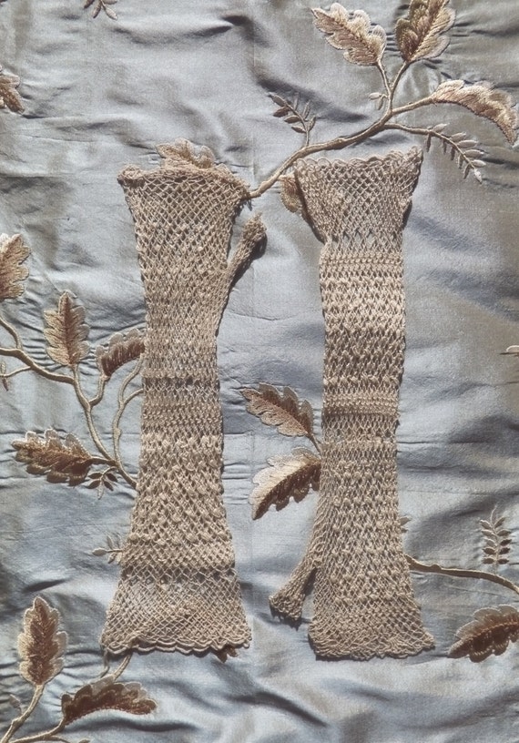 Original antique Victorian fingerless lace gloves… - image 4