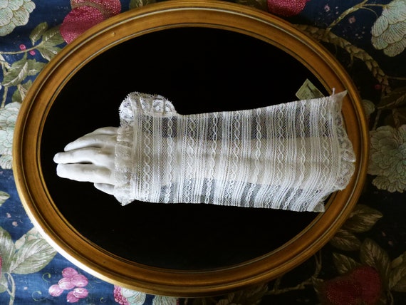 Original antique Edwardian tulle lace undersleeves