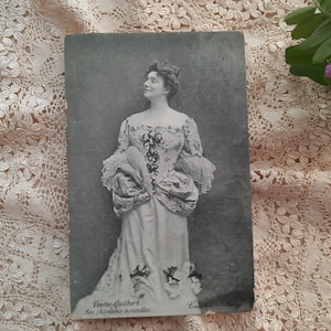 Postal antigua, cantante francesa Yvette Guilbert. Principios de 1900 - postal antigua - postal antigua - coleccionables - cabaret - Moulin Rouge 1900
