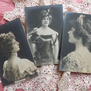 3 cartes postales anciennes Scène d'opéra française antique Mode des années 1900 - lot de cartes postales anciennes - La Belle Epoque - Darcourt, Simon Girard, Jane Hading