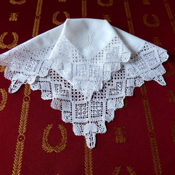 Torchon lace handkerchief - handmade bobbin lace - French lace - linen lace hankie - lace hankie - antique handkerchief - monogram Ua