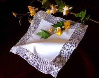 Antique Crochet Lace Handkerchief – Embroidered Linen Hanky